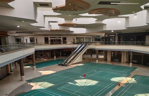 mall bet|Inside the Chesterfield Mall: Days before it closes for good .
